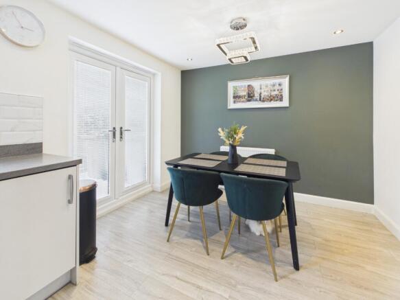 3 bed Semi-Detached for sale Image 9
