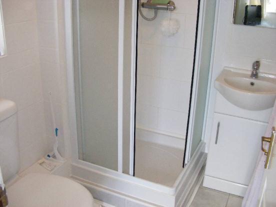 Refitted En-Suite