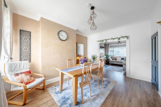 3 bed Terraced for sale Image 9