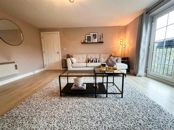 LOUNGE DINING ROOM