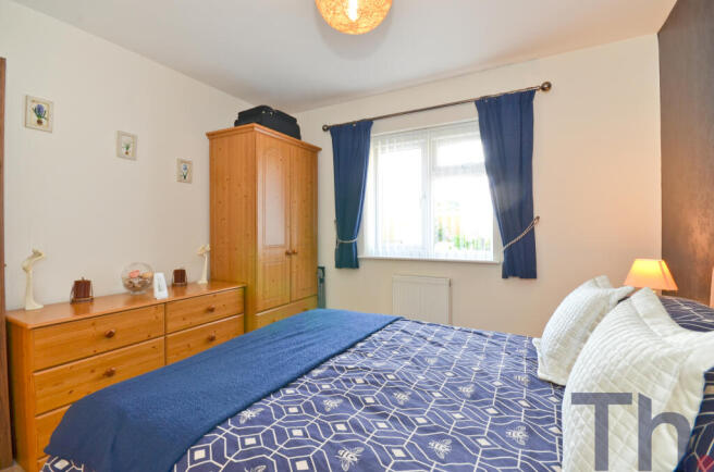 Bedroom 2 (2).JPG