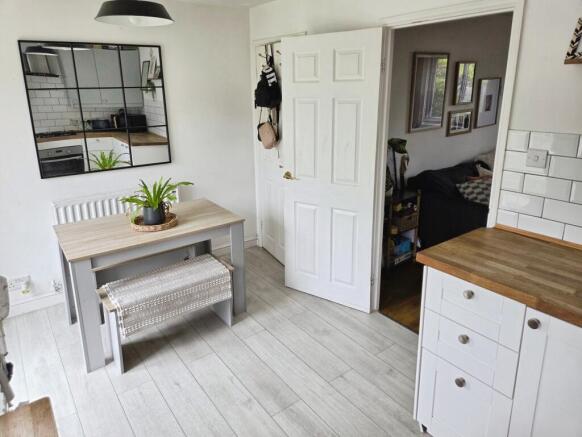 2 bed Semi-Detached for sale Image 6