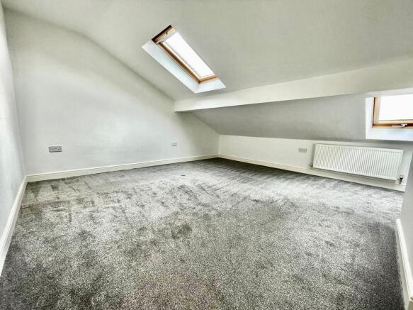 2 bed Apartment to rent Image 8