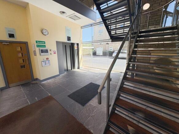 2 bed Apartment for sale Image 12
