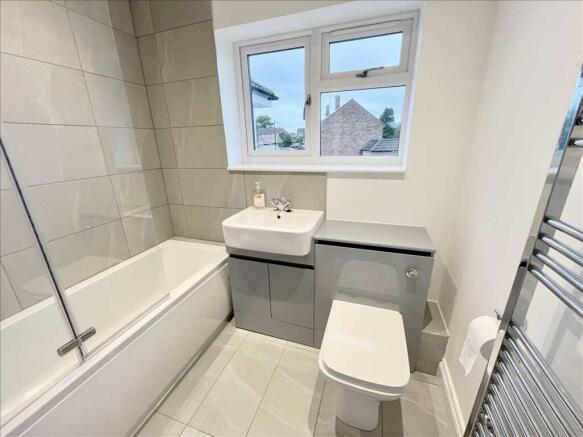 BATHROOM/WC