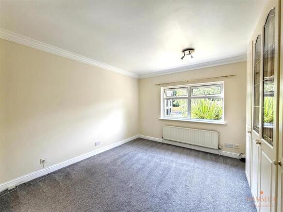 4 bed Detached for sale Image 12