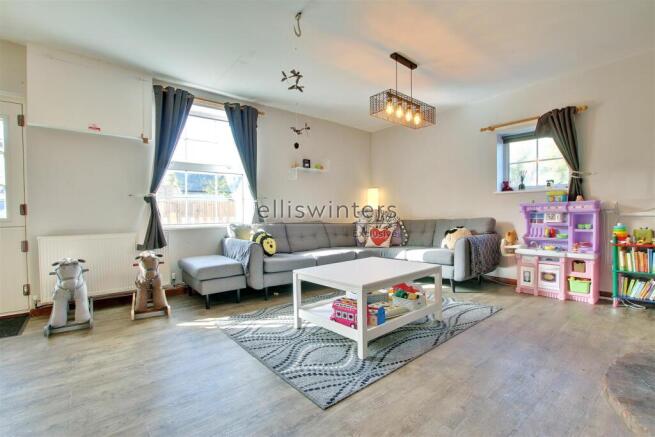 Photo 11