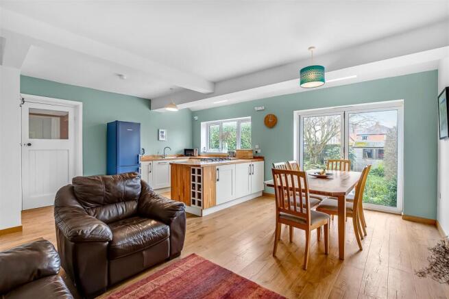 Living & Dining Kitchen