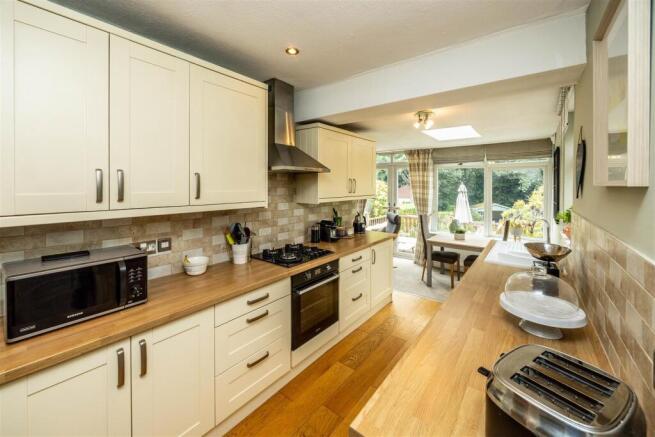 3 bed Semi-Detached for sale Image 11