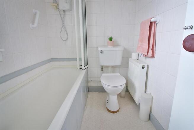FaskineAve_Bathroom_2.jpg