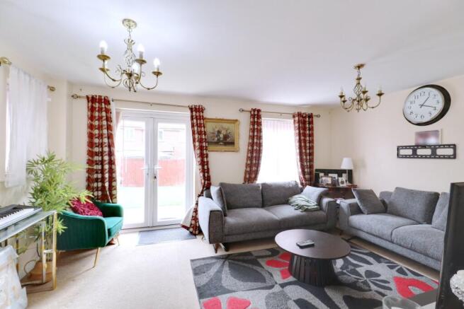 Regna Close, Rainham, RM13 photo 4