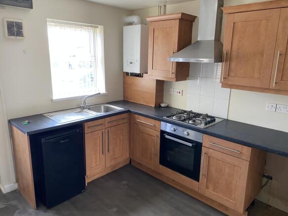 2 bed House to rent Image 3