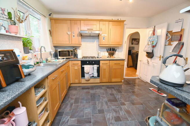 3 bed Detached for sale Image 4