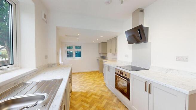 Kenwood Drive, 29 Kitchen..jpg