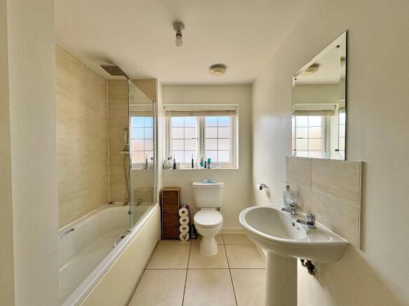 Alder Wynd, Silsoe, Bedfordshire, MK45 4GQ photo 5