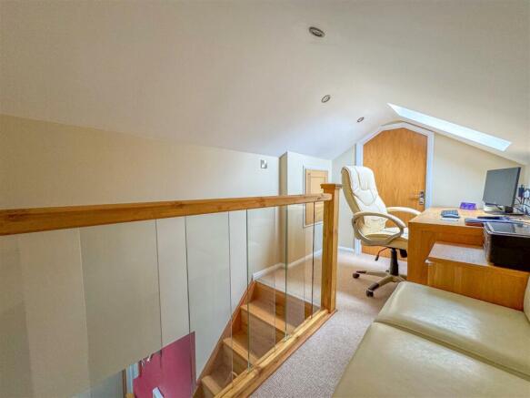 Grasmere Crescent - Image-34.jpg