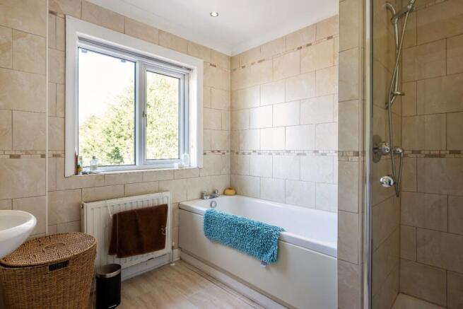 3 bed Detached to rent Image 9