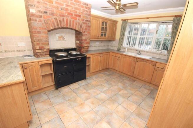 BREAKFAST KITCHEN