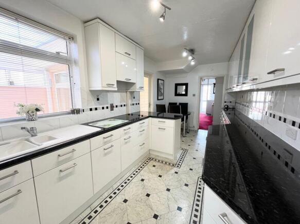 Kitchen/Breakfast Room 