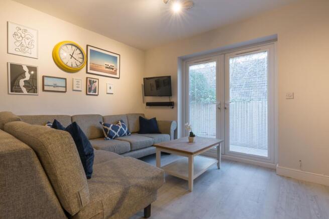 5LS Living Area