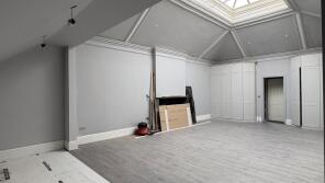 17, Roland Gardens, London SW7 3PE