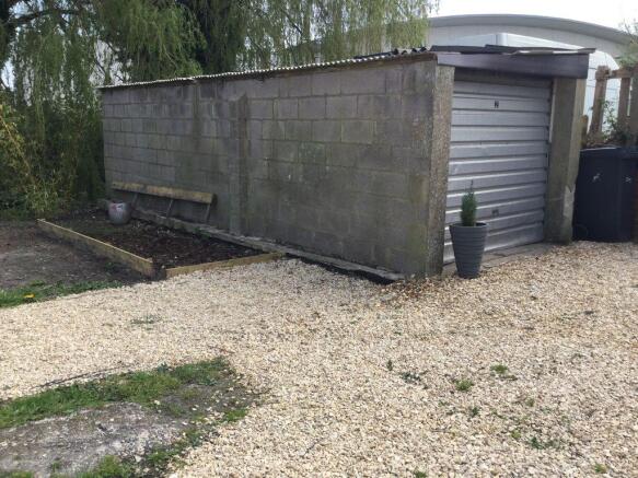 Garage & Driveway Parking