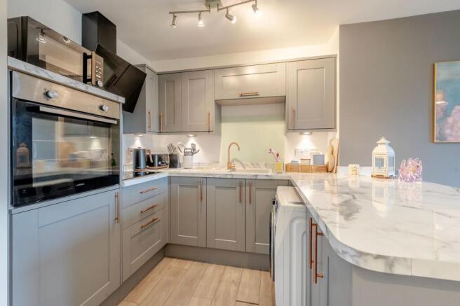 1 bed Flat for sale Image 6