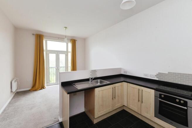 2 bed Apartment for sale Image 6