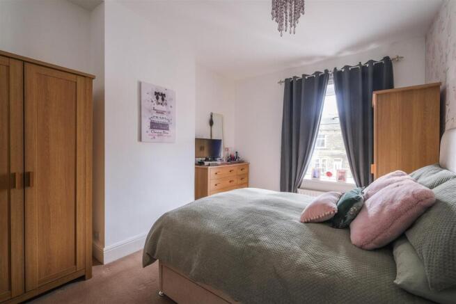 3 bed Terraced for sale Image 11