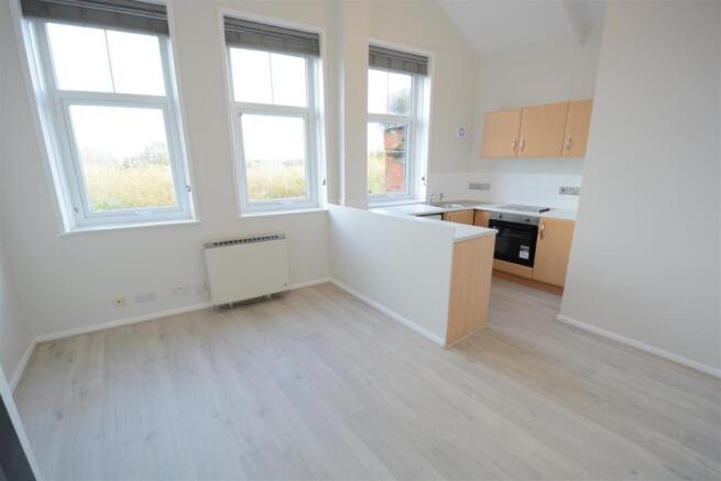 1 bed Apartment to rent Image 5