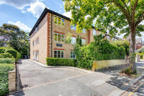 Flat 6, 12 Cowley Court, Grove Hill, South Woodford, London E18 2JS