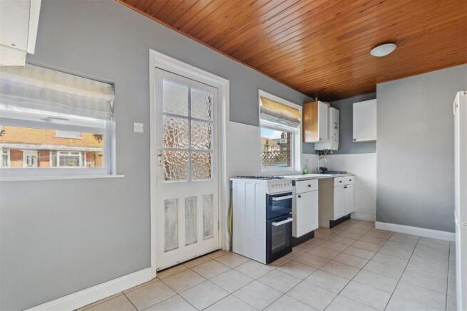 2 bed House for sale Image 7