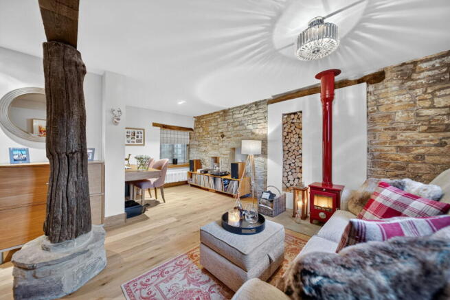 5 bed Barn Conversion for sale Image 12