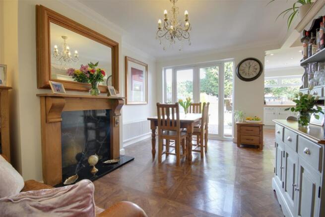 Dining/Sitting Area