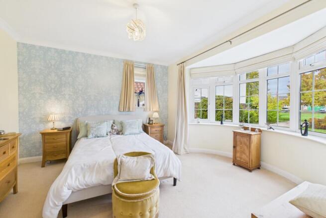 CAM03162G0-PR0352-STILL023