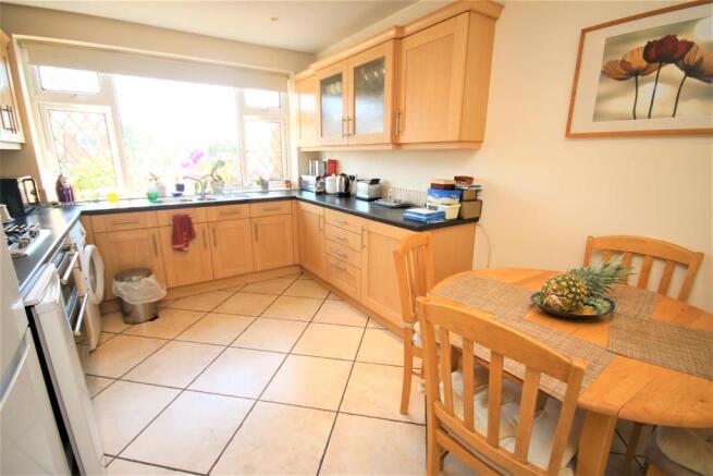 WELL FITTED KITCHEN/DINER: