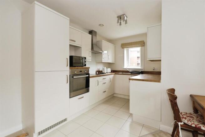 2 bed Apartment for sale Image 7