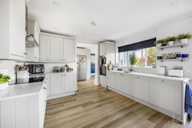 Open-plan kitchen/family room