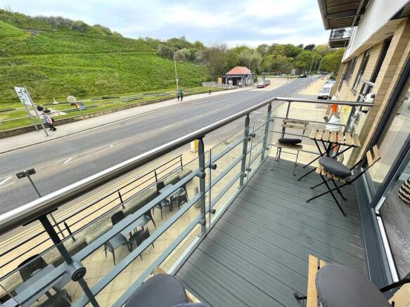 2 bed Apartment for sale Image 5