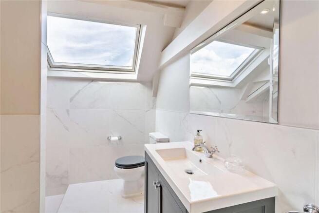 4 bed Detached for sale Image 10
