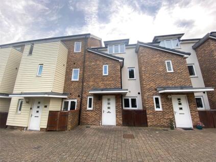 Pyle Close, Addlestone, Surrey, KT15