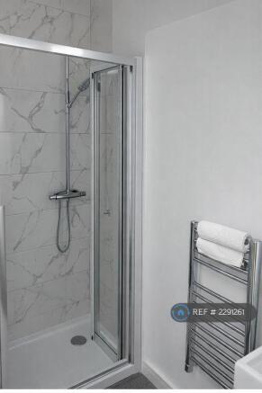1 bed House Share to rent Image 8