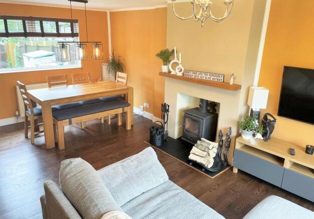 Lounge/dining area