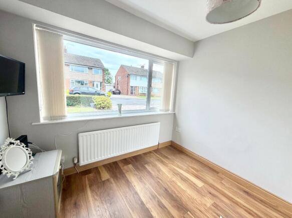 2 bed Semi-Detached Bungalow for sale Image 8