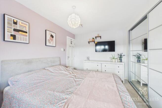 3 bed Semi-Detached for sale Image 4