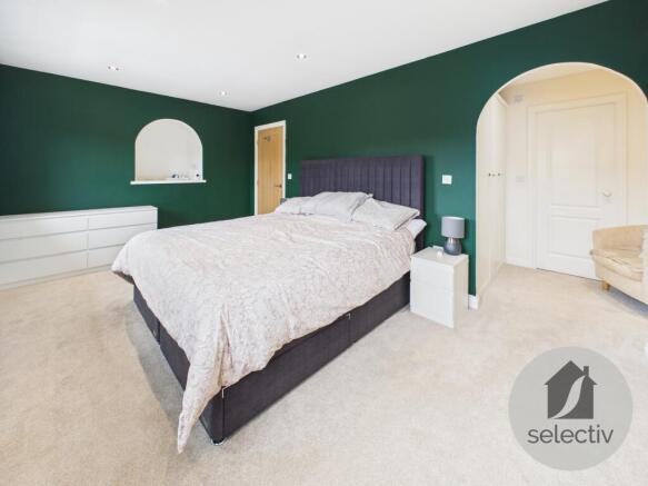 4 bed Detached for sale Image 12