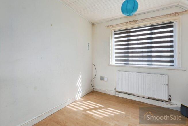 3 bed Terraced for sale Image 9