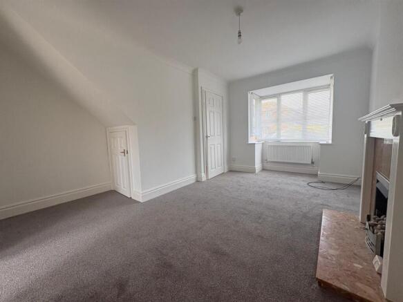 3 bed House to rent Image 4