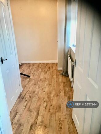 3 bed Semi-Detached to rent Image 9