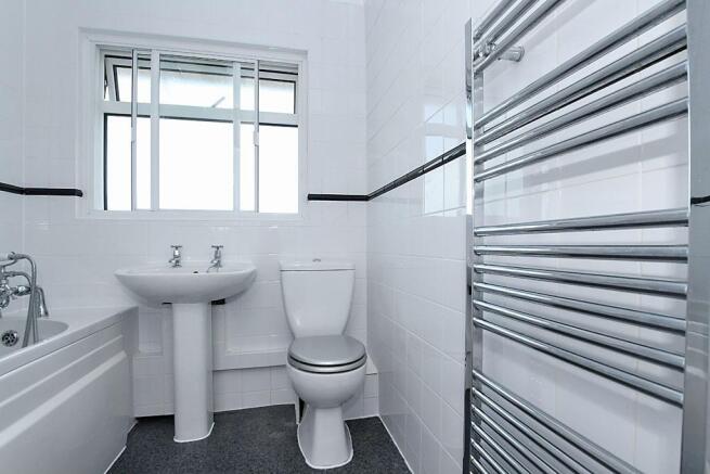 Hil-Bathroom.jpg